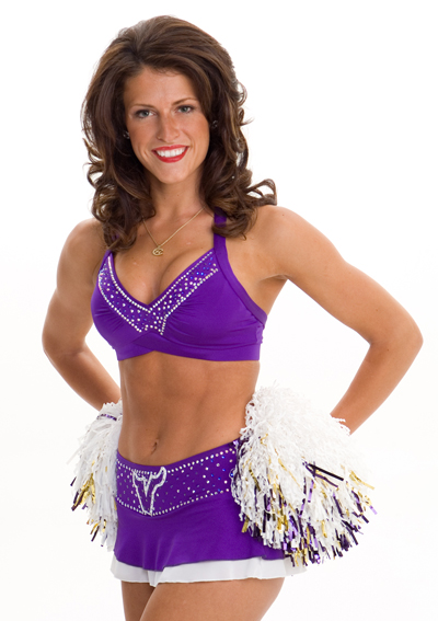 vikings cheerleader in violet costumes