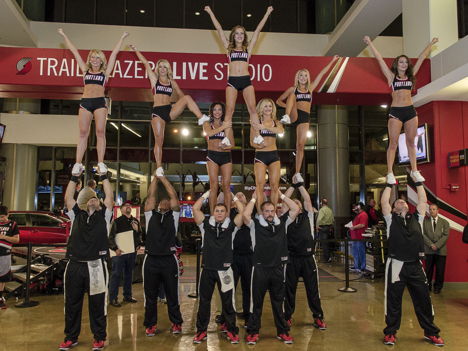 Portland Trailblazer Stunt team, the line up, new uniforms, sporty, black, stunt