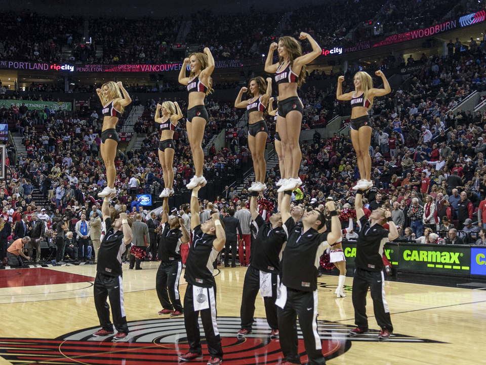 Portland Trailblazer Stunt team, the line up, new uniforms, sporty, black, stunt