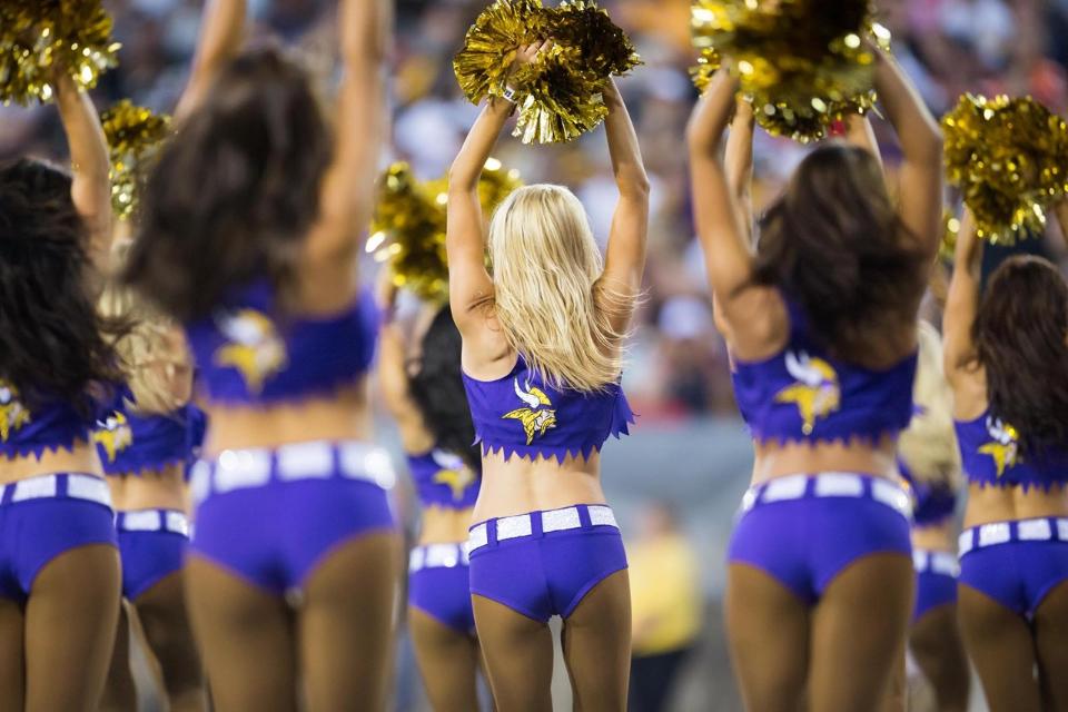 Minnesota Vikings Cheerleaders new 2015 summer uniform, The Line Up