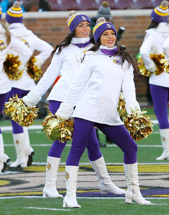 Minnesota Vikings Cheerleaders winter uniform, The Line Up