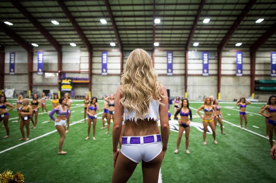 2015 MVC Probowl Cheerleader Kaylee in rehearsal outfit, The Line Up