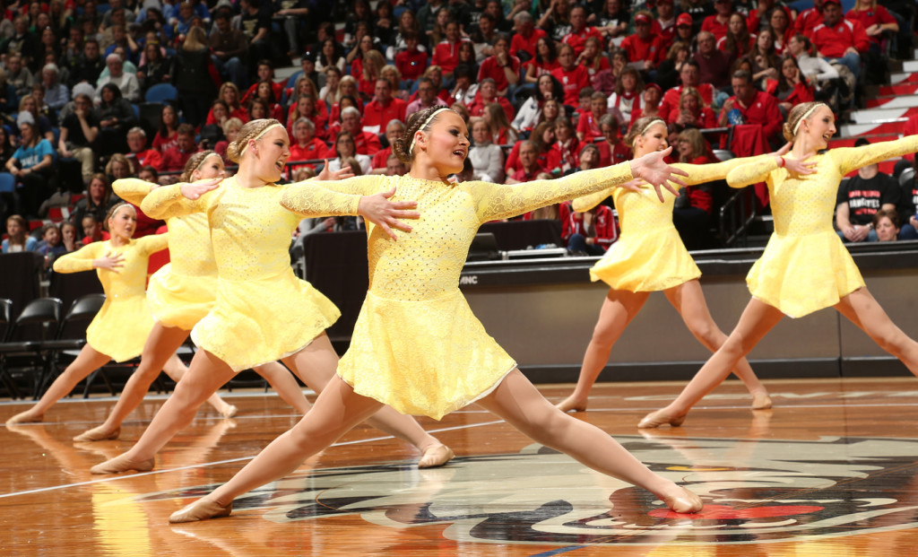 Chaska Kick yellow dress costume 2016, The Line Up
