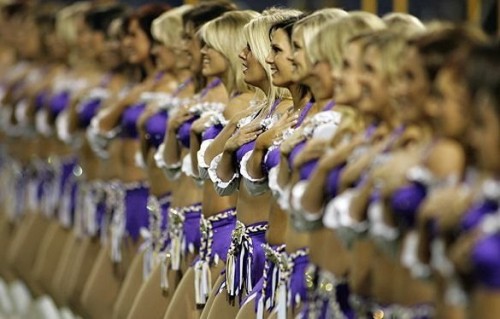 vikings cheerleader 2010 group at angle 