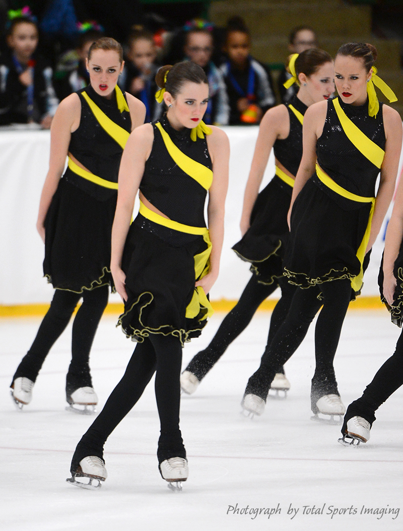 Capital Ice Chips Intermediate The Line Up - Capital Ice Chips Intermediate Mids Skate Dress