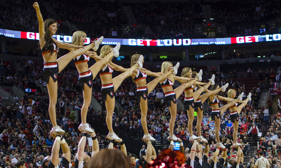 Portland Trailblazers Stunt Team, Uniforms, The Line Up, black white and red uniform