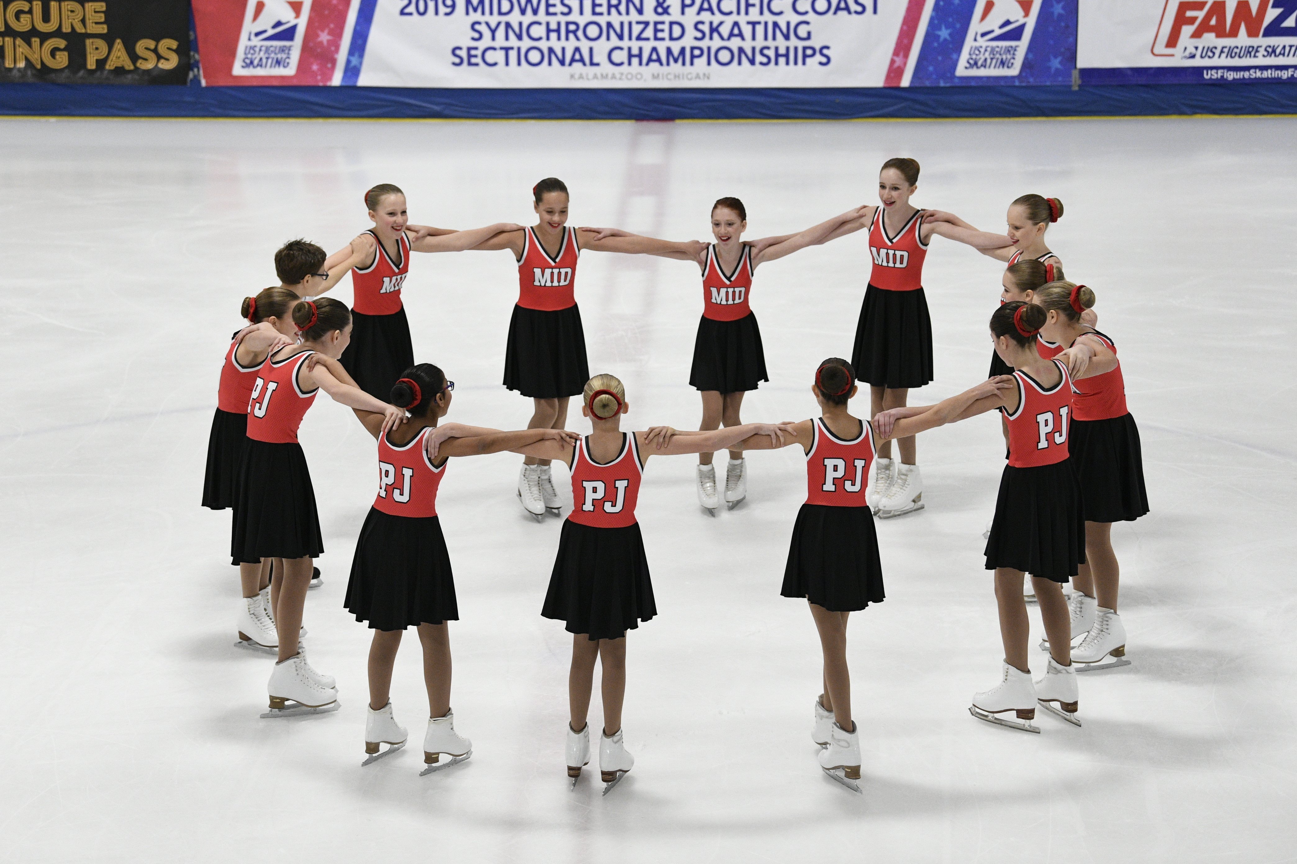 Madison Ice Diamonds Pre-Juvenile Synchronized Skating Team
