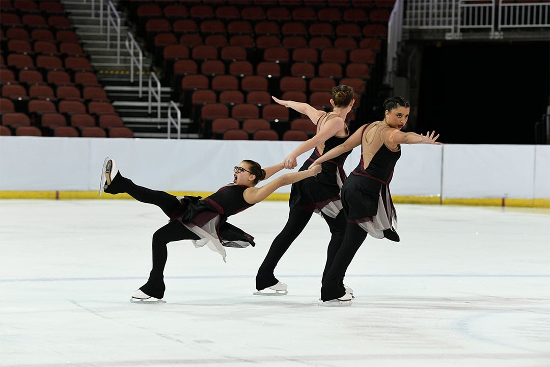 Madison Ice Diamonds Open Juv Synchronized Skating Team