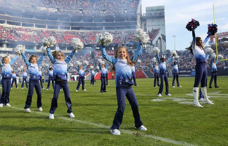 titans cheerleaders junior cheer