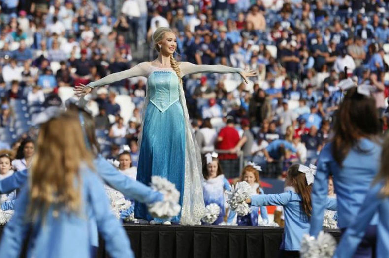 elsa frozen titans cheerleaders junior cheerleaders 