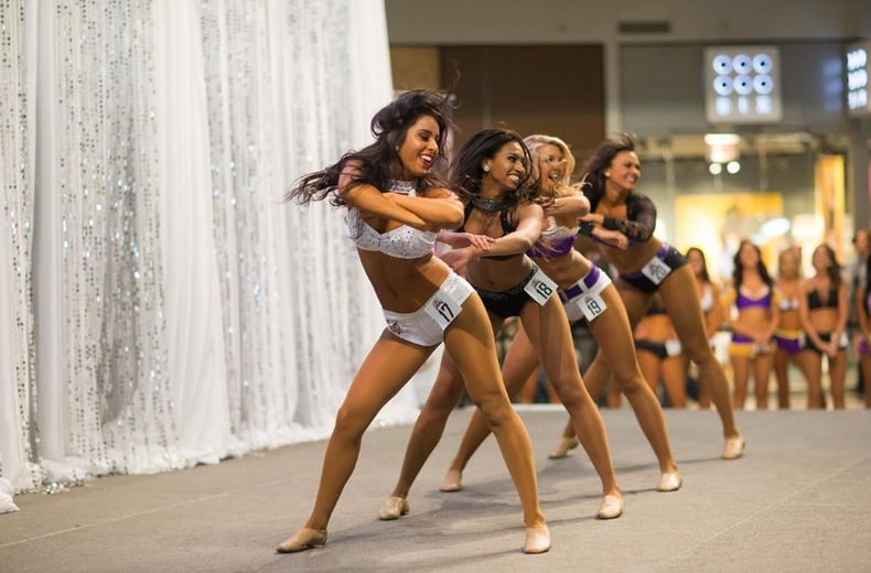 Professional Cheerleader Taylor - Minnesota Vikings Cheerleaders